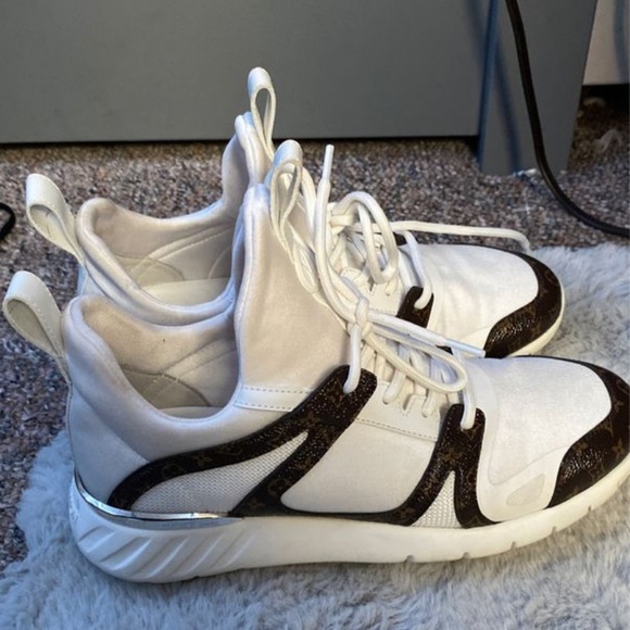 Louis Vuitton Unisex sneakers - Picture 3 of 5